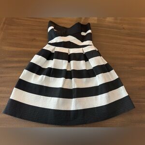 BCBGMAXAZRIA Alythea Strapless Sweetheart Mini Black Cream Stripes Size XS NEW